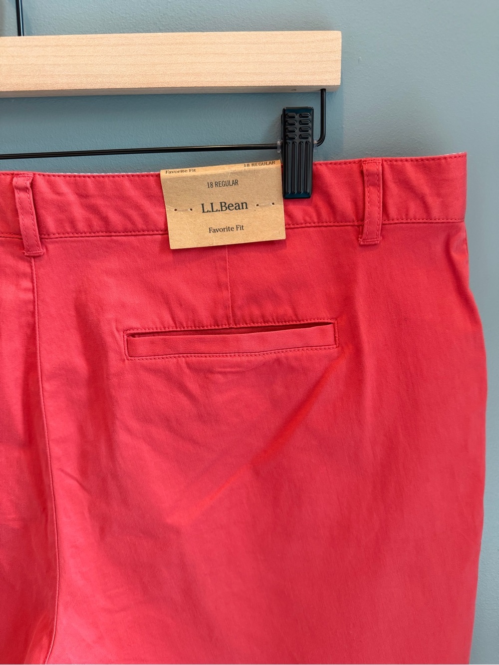 L.L. BEAN Favorite Fit Washed Cotton Chino Shorts Coral Red Sea Rose Size 18 NWT - Picture 13 of 16